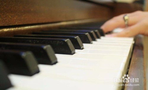 买二手钢琴必看指南 二手钢琴与翻新钢琴常见问题解析